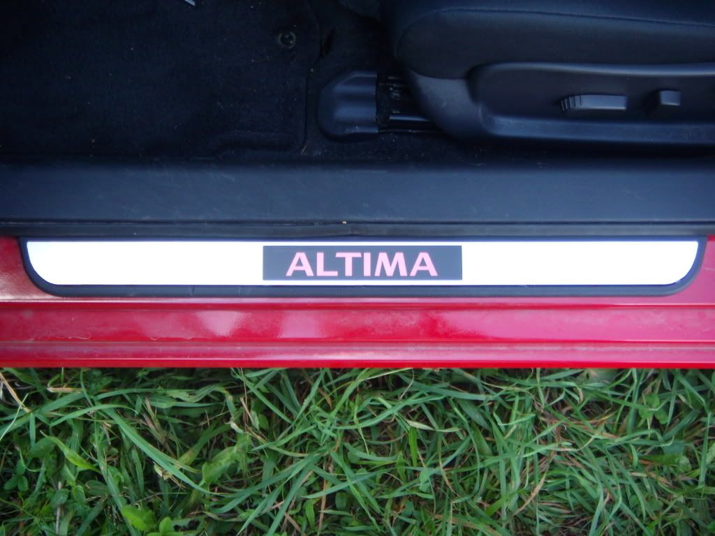 ILLUMINATED KICKPLATES FOR ALTIMA COUPE AND 4TH GEN SEDAN Nissan